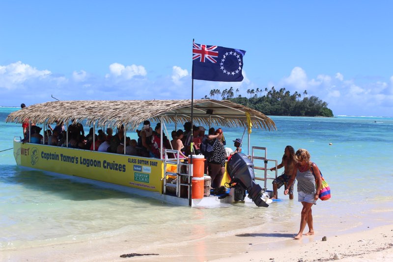 Ausflugsboot zur anderen Insel
